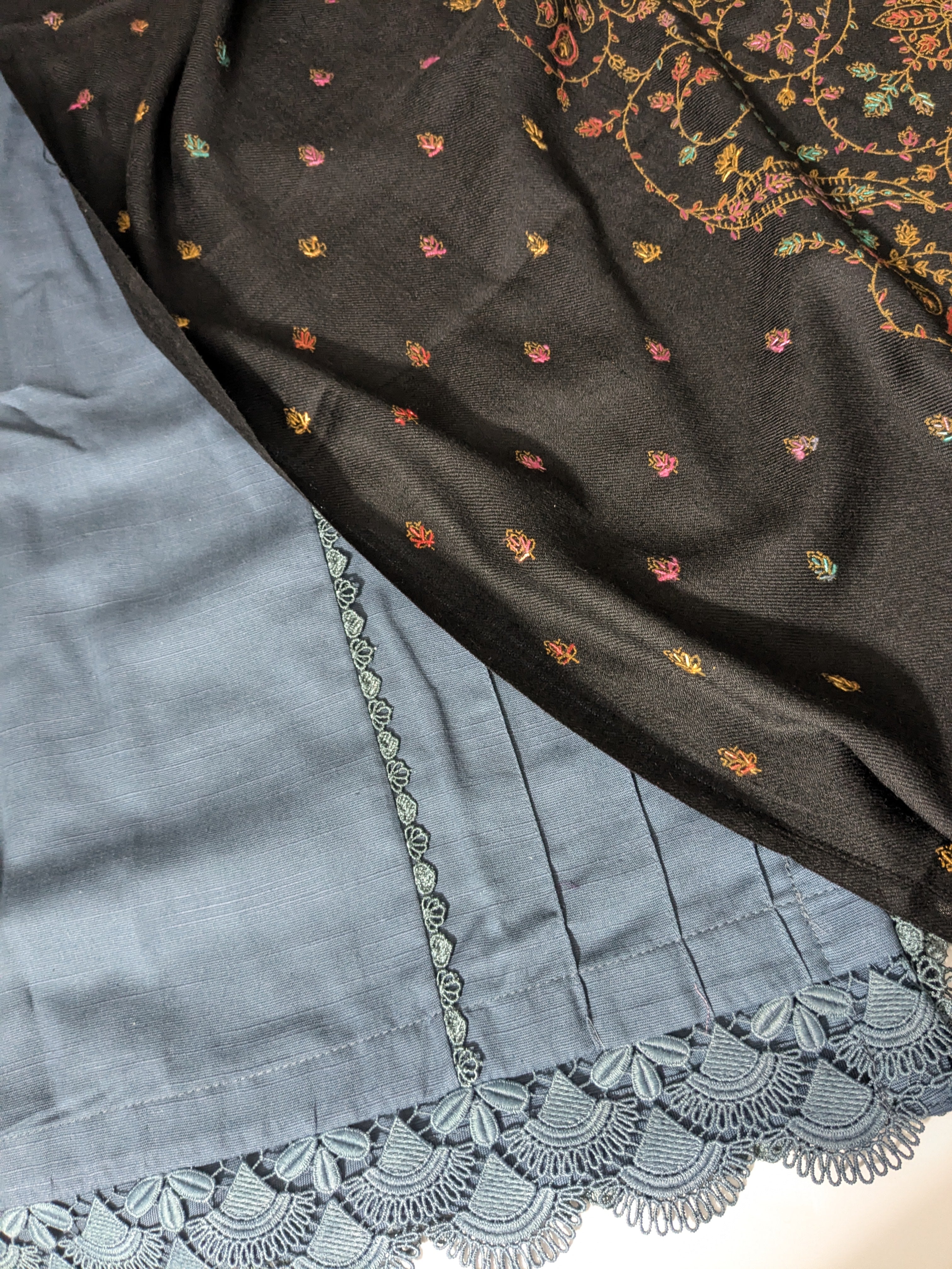 Grey 3 Piece Khaddar Outfit