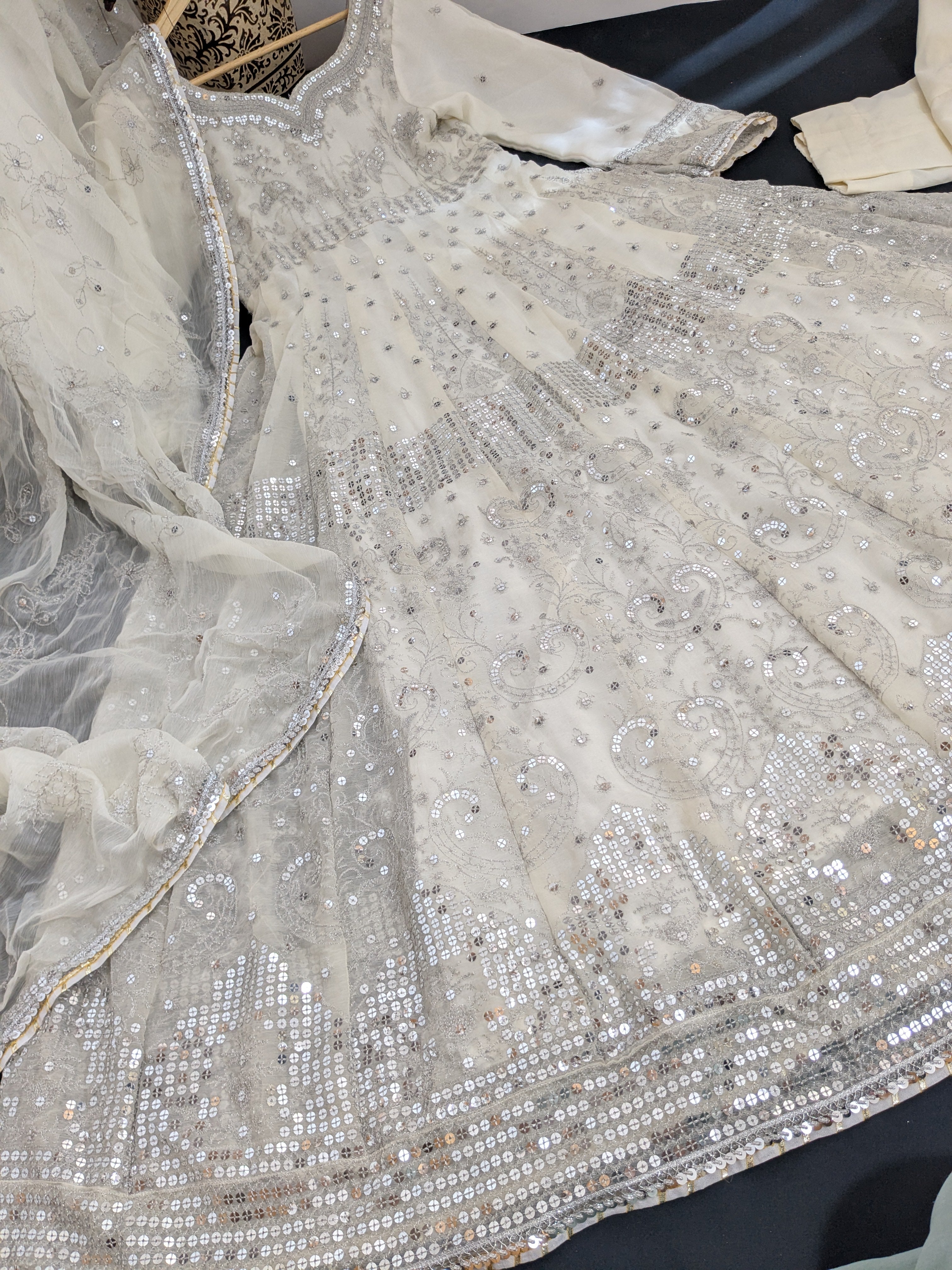 Asim Jofa White 3 Piece Chiffon Anarkali Outfit