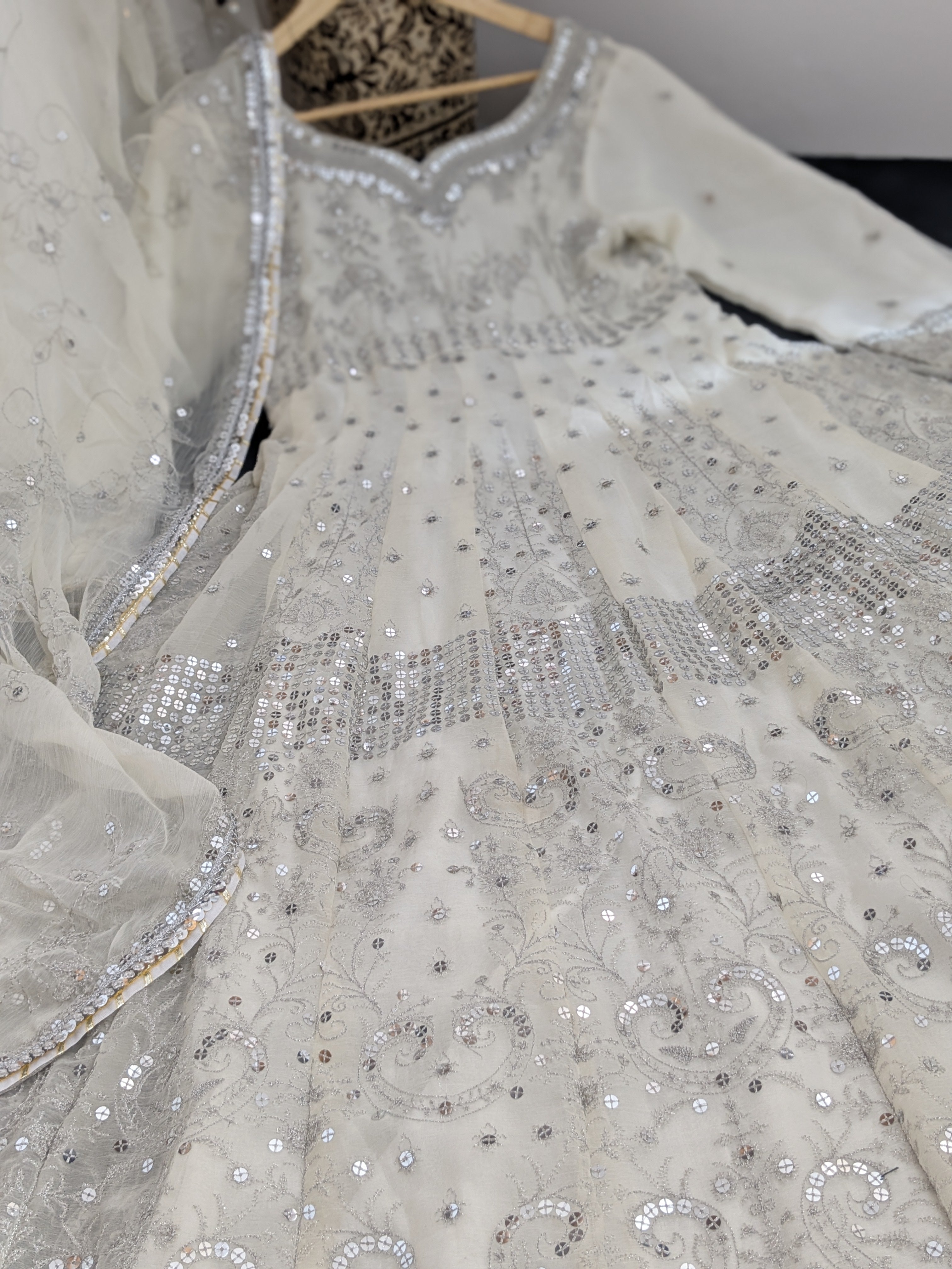 Asim Jofa White 3 Piece Chiffon Anarkali Outfit