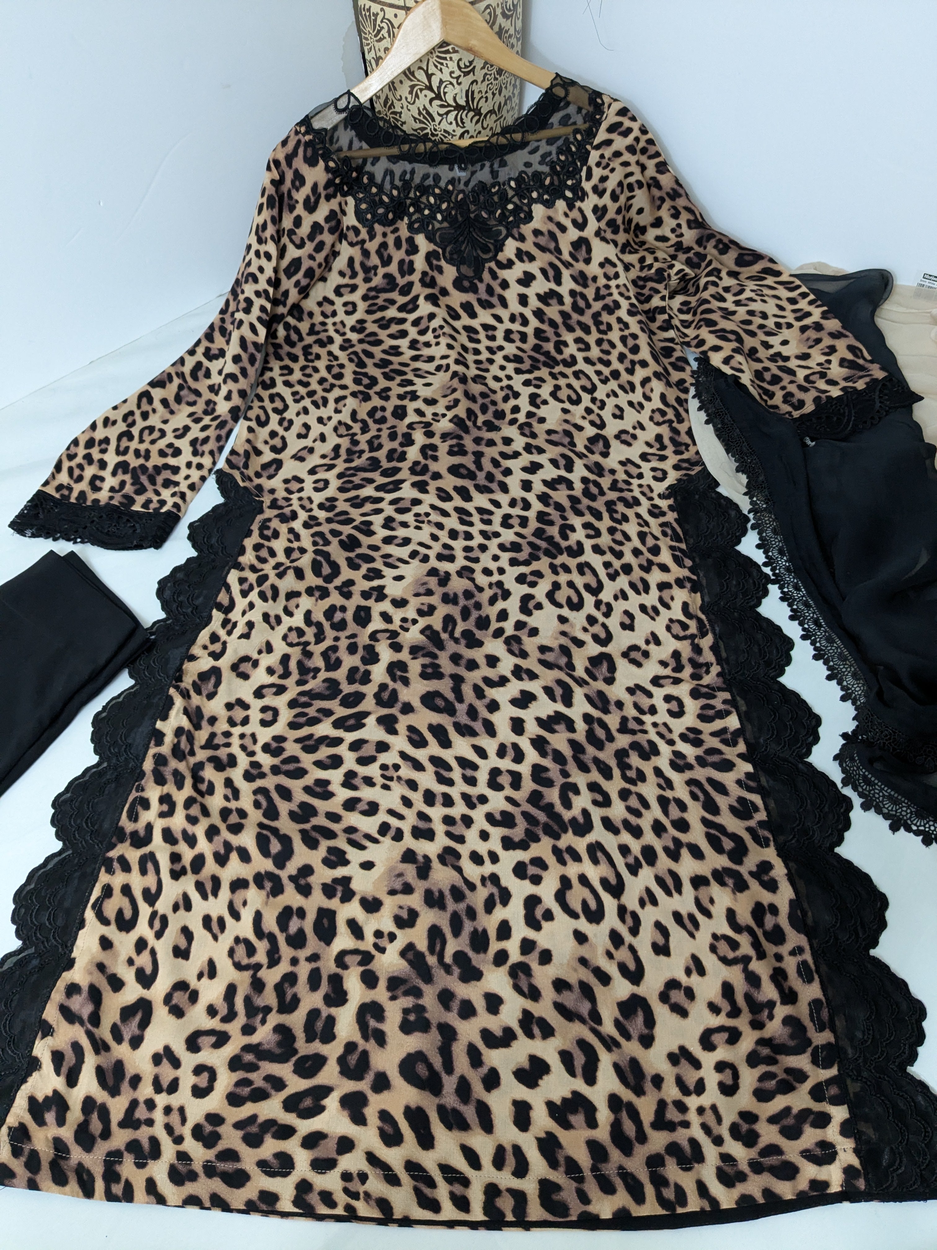 Leopard Print 3 Piece Linen Outfit (Large Print)