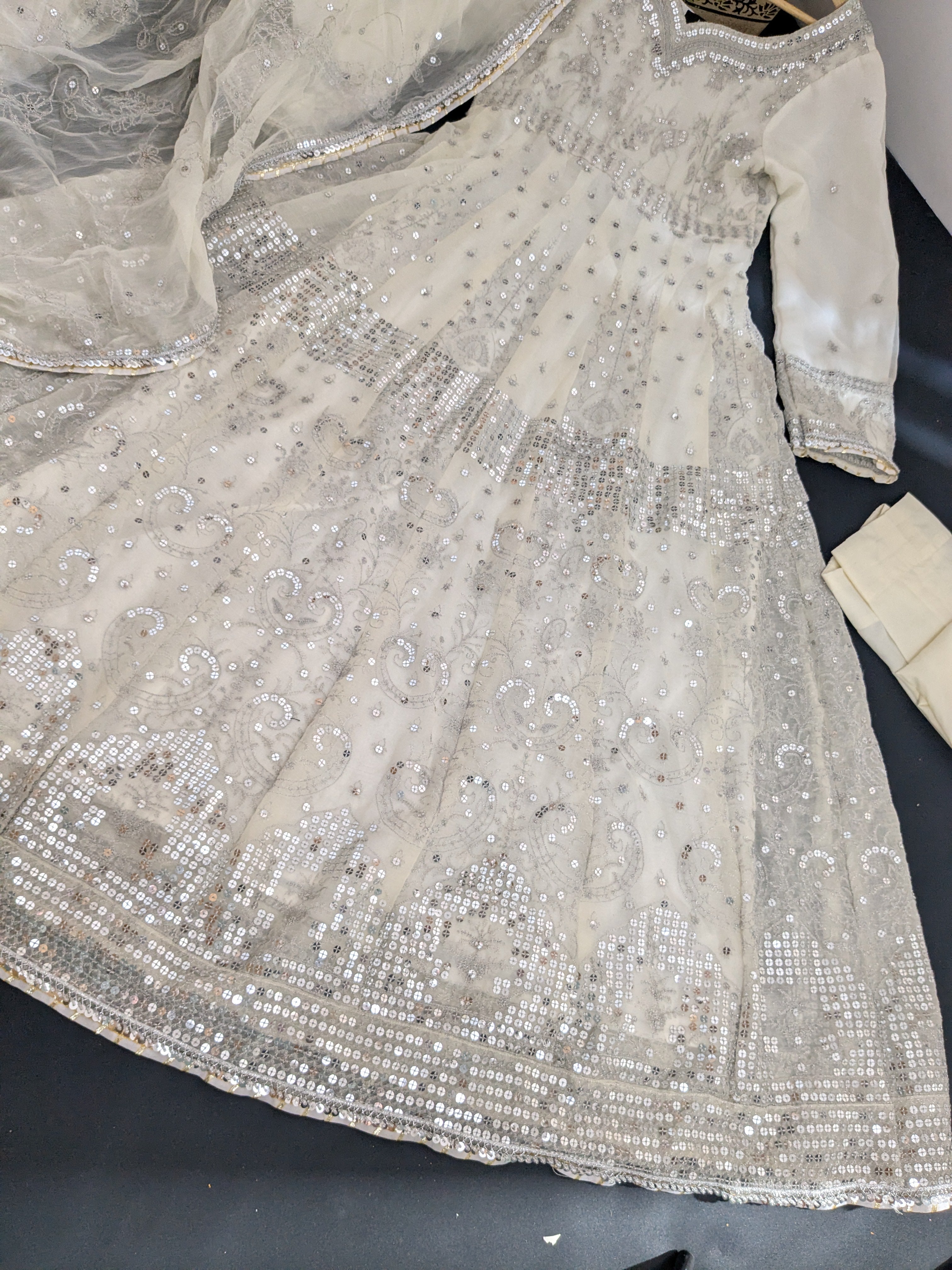 Asim Jofa White 3 Piece Chiffon Anarkali Outfit