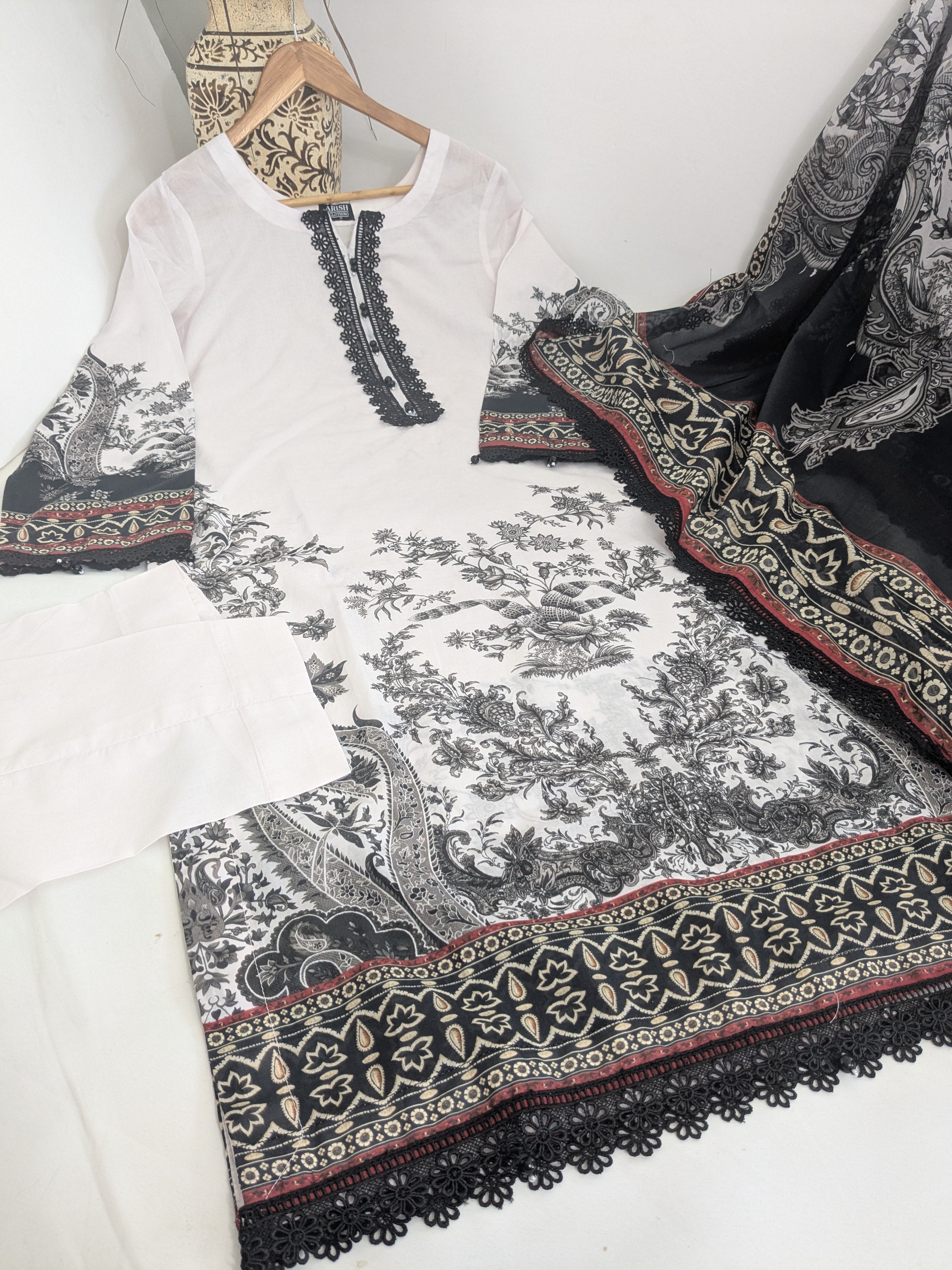 Maria B White 3 Piece Lawn Outfit