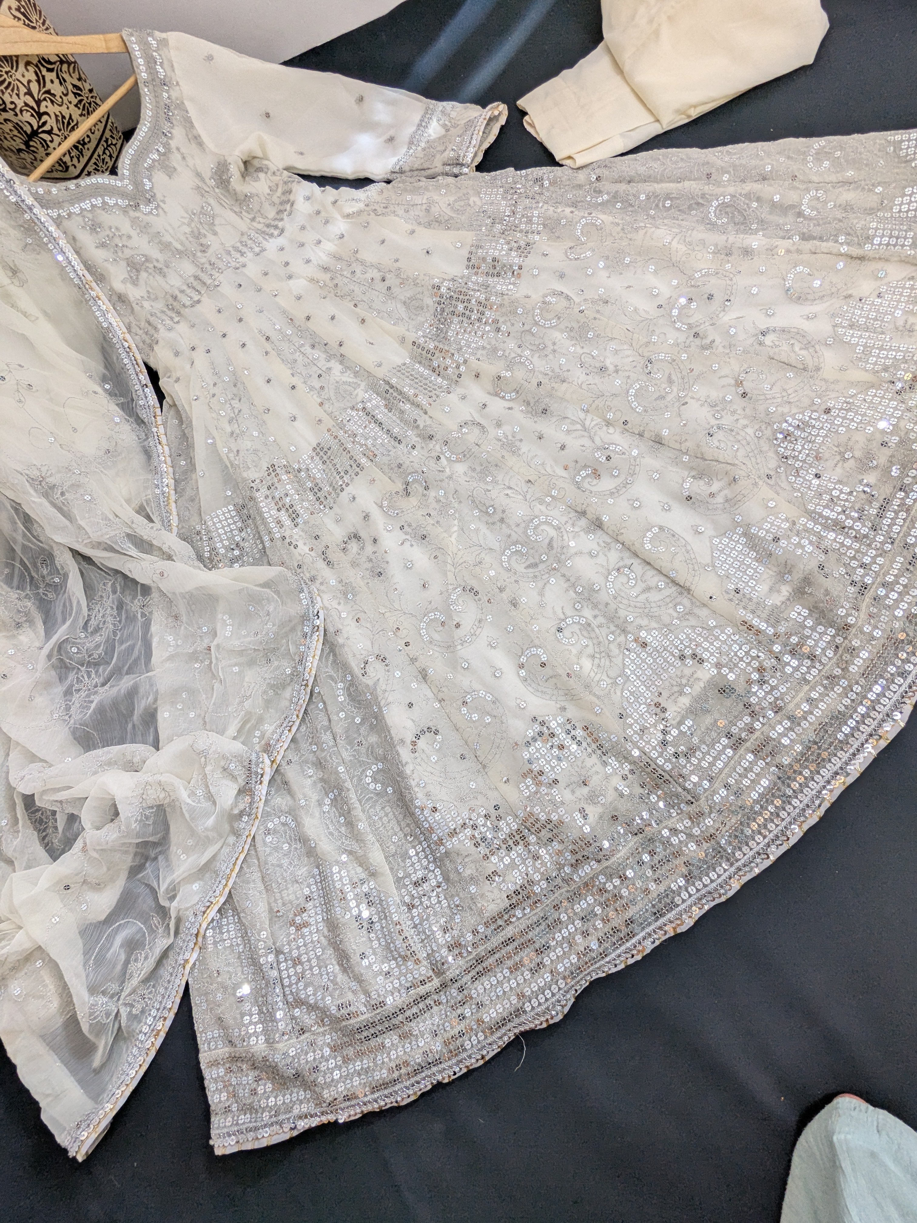 Asim Jofa White 3 Piece Chiffon Anarkali Outfit