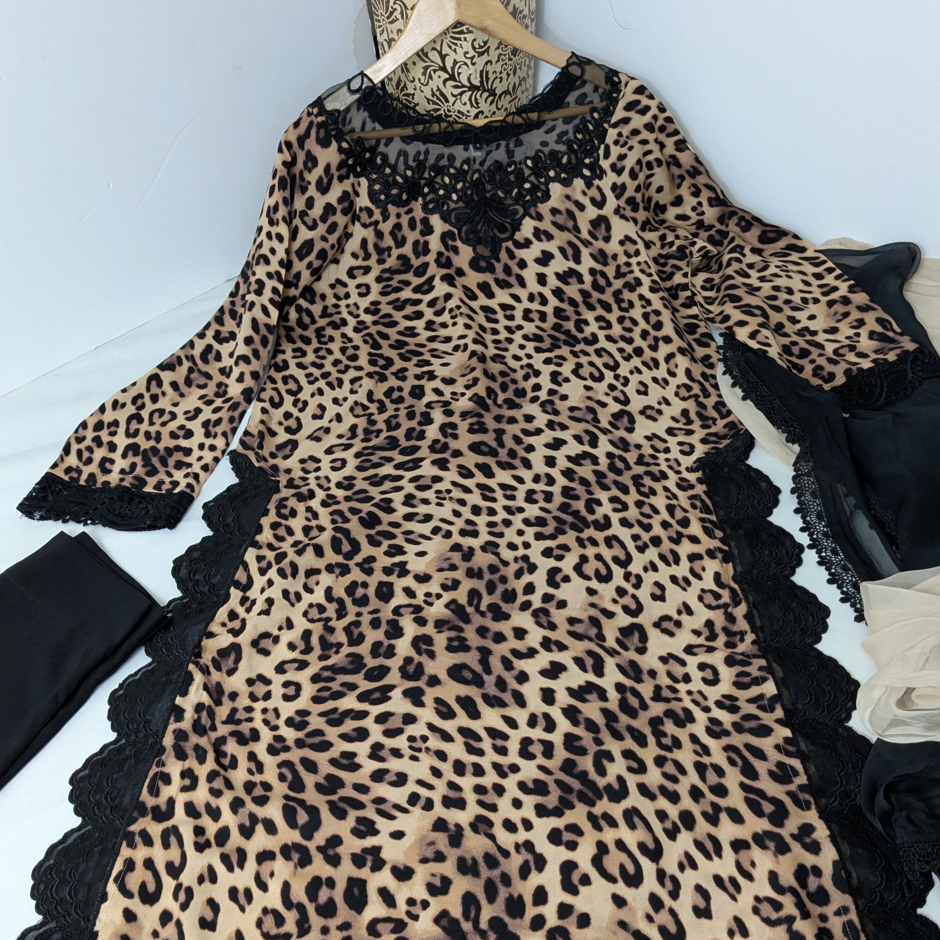 Leopard Print 3 Piece Linen Outfit (Large Print)