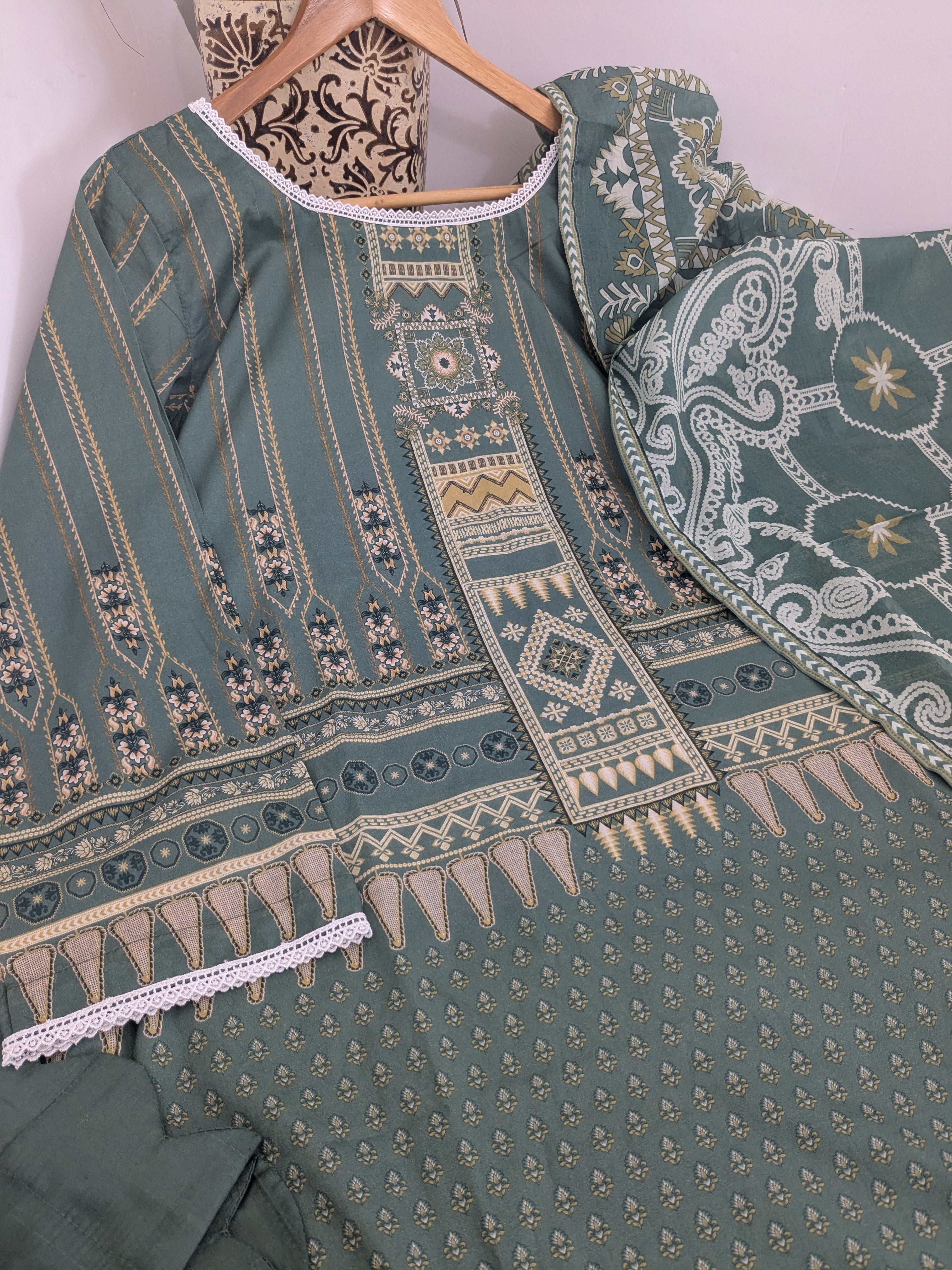 Khaadi Green 3 Piece Lawn Outfit