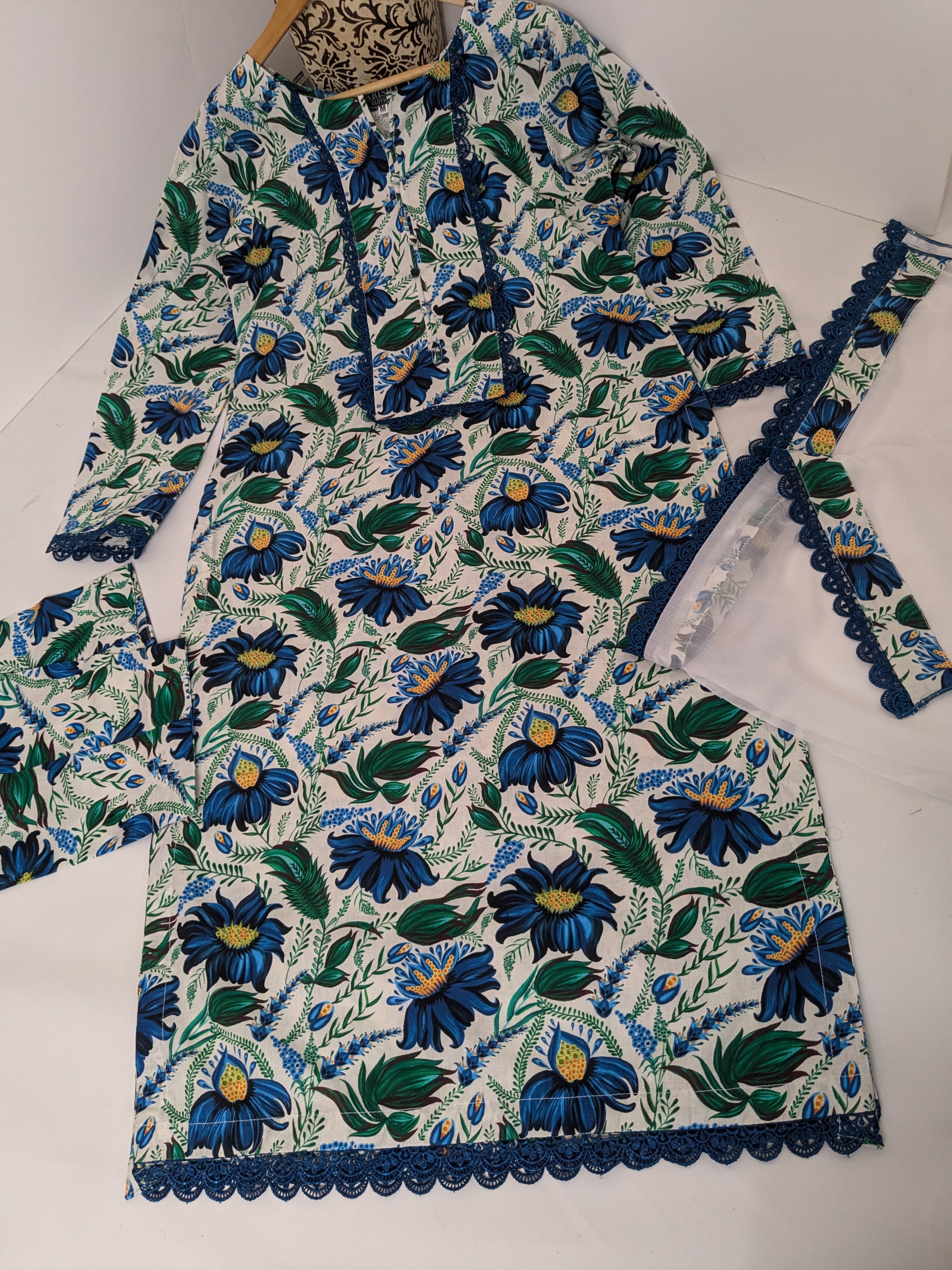 Baroque White Floral 3 Piece Khaddar Outfit