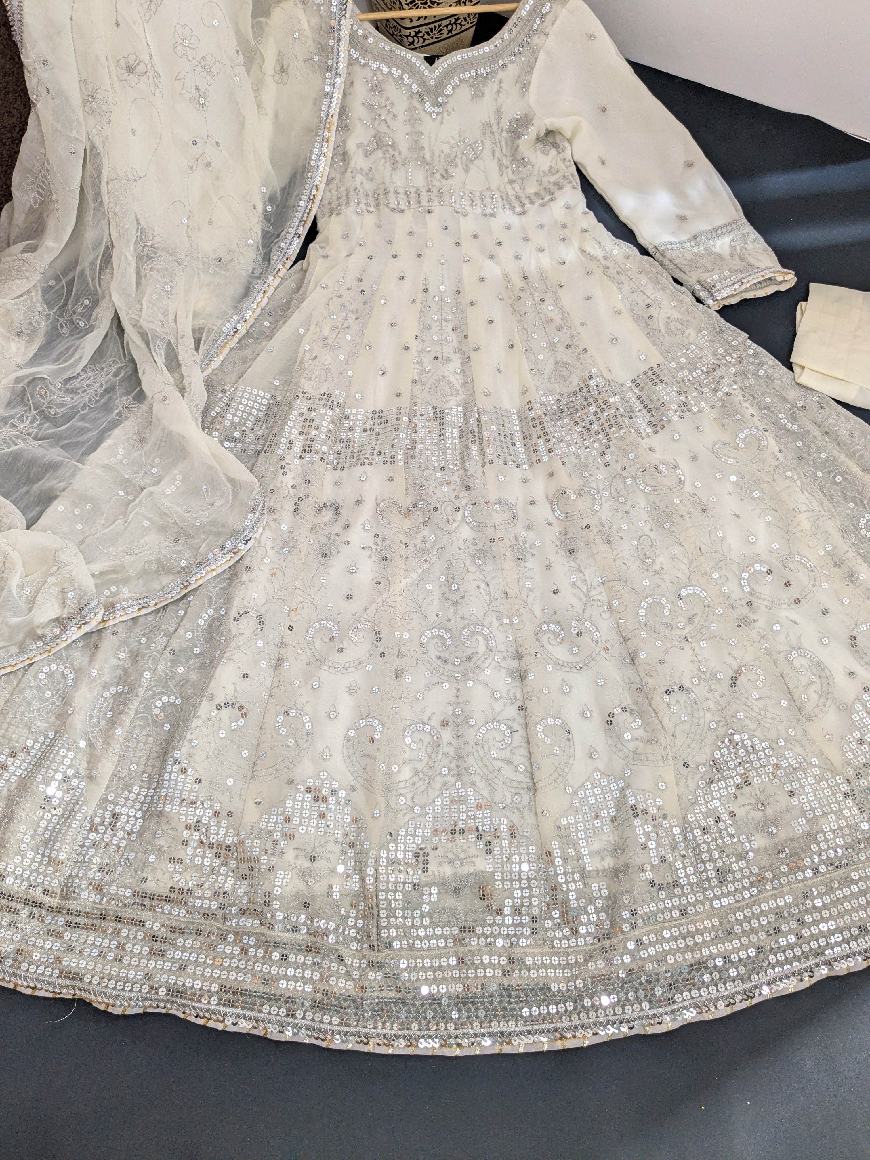 Asim Jofa White 3 Piece Chiffon Anarkali Outfit