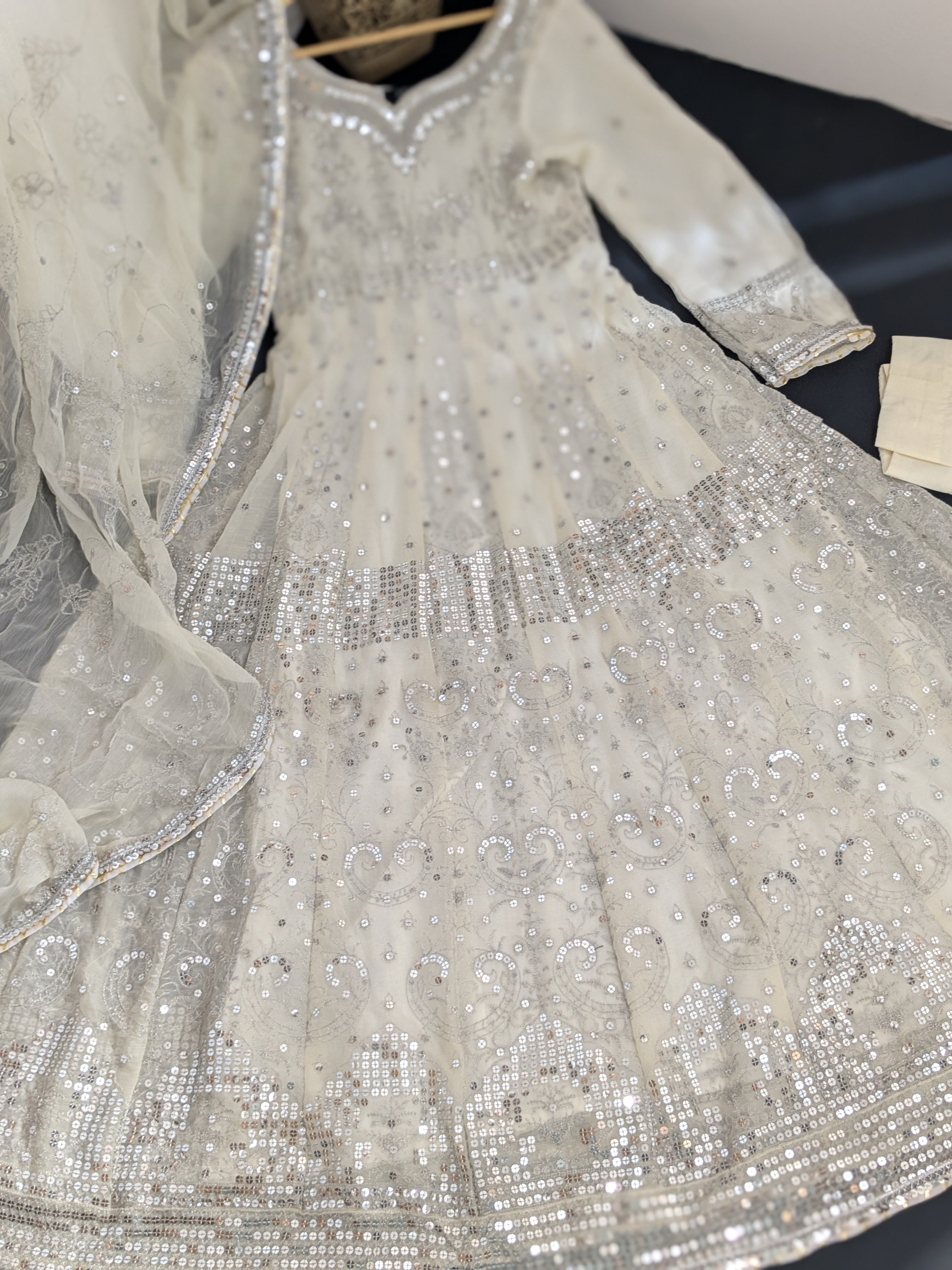 Asim Jofa White 3 Piece Chiffon Anarkali Outfit