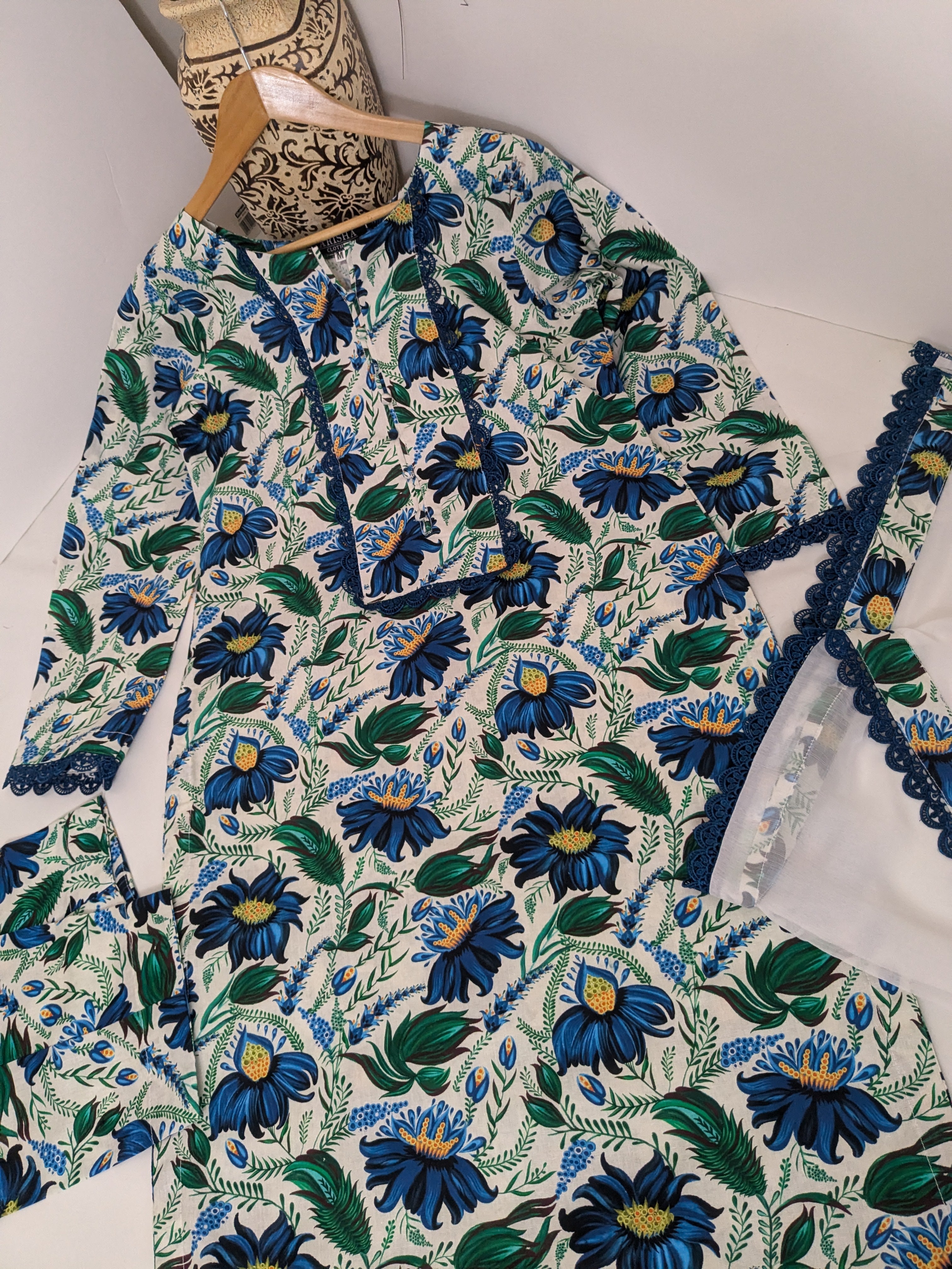 Baroque White Floral 3 Piece Khaddar Outfit