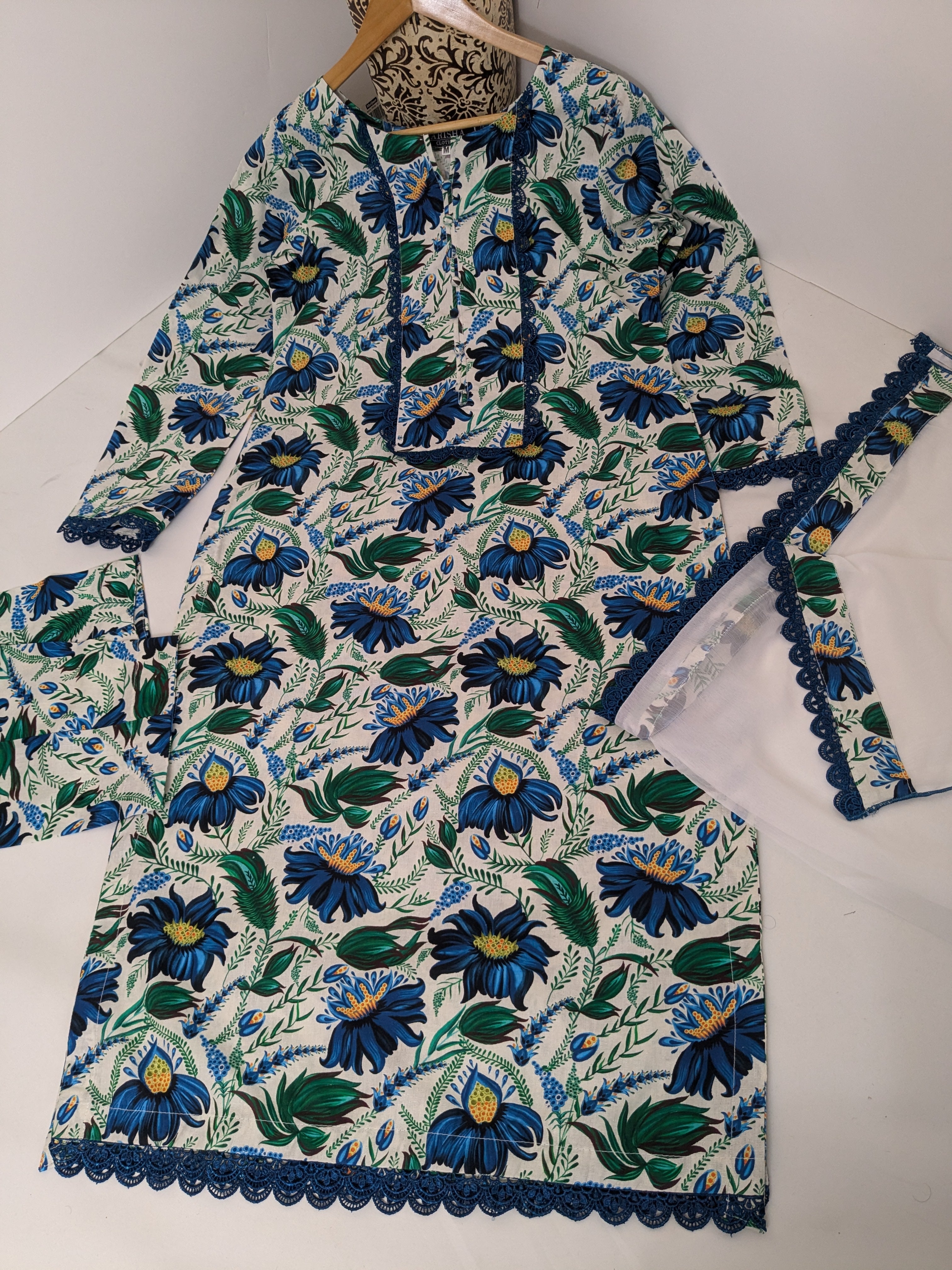 Baroque White Floral 3 Piece Khaddar Outfit