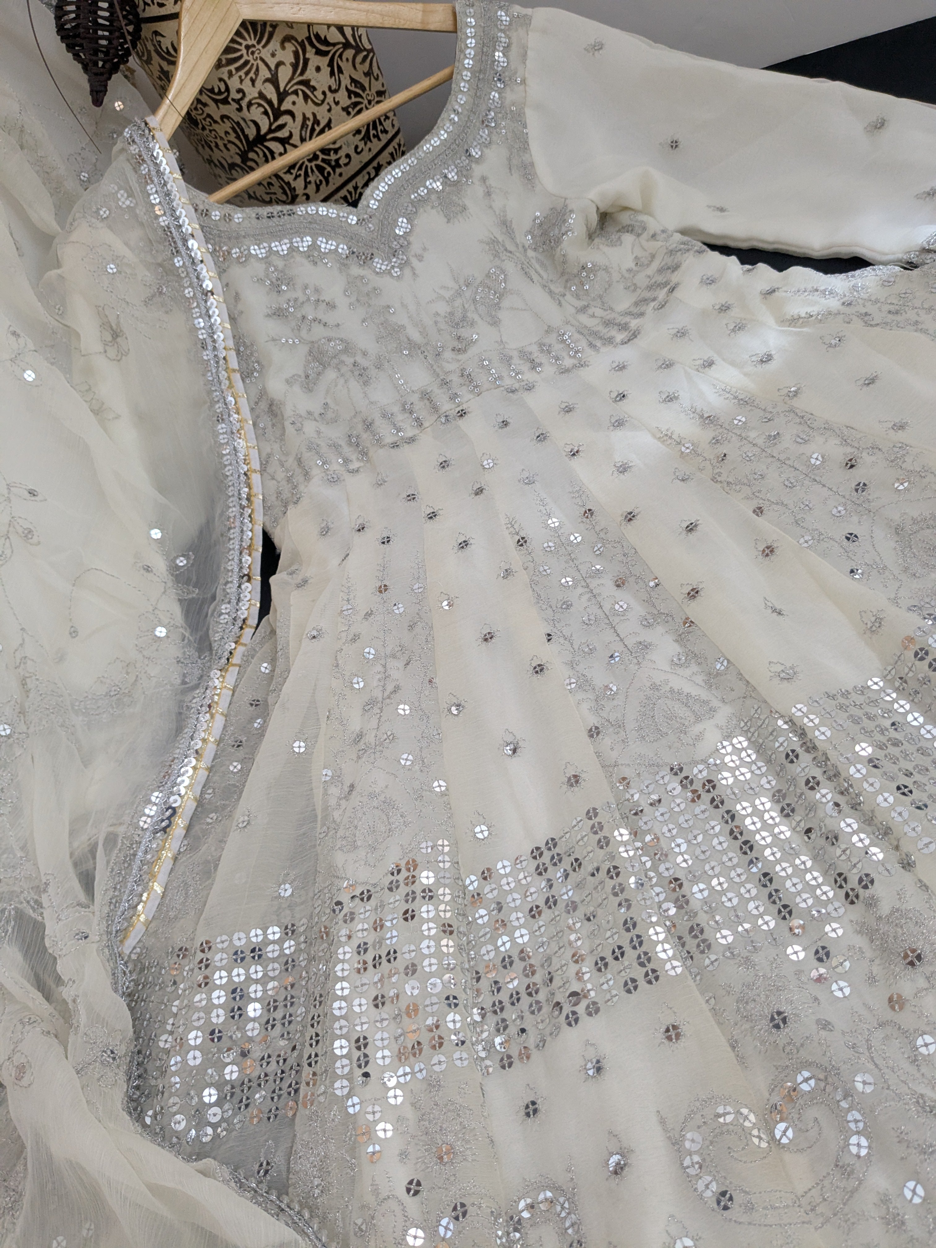 Asim Jofa White 3 Piece Chiffon Anarkali Outfit