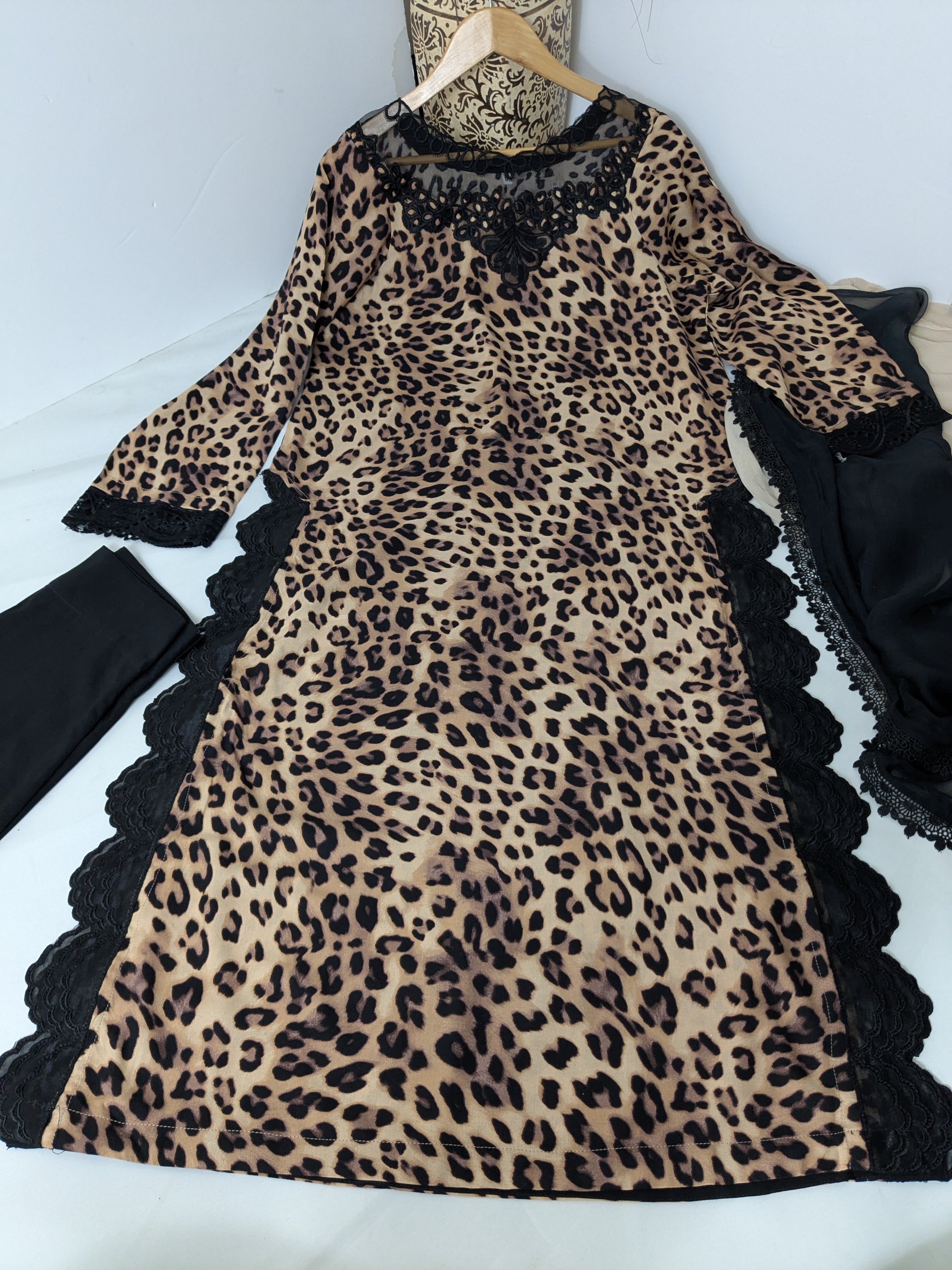 Leopard Print 3 Piece Linen Outfit (Large Print)