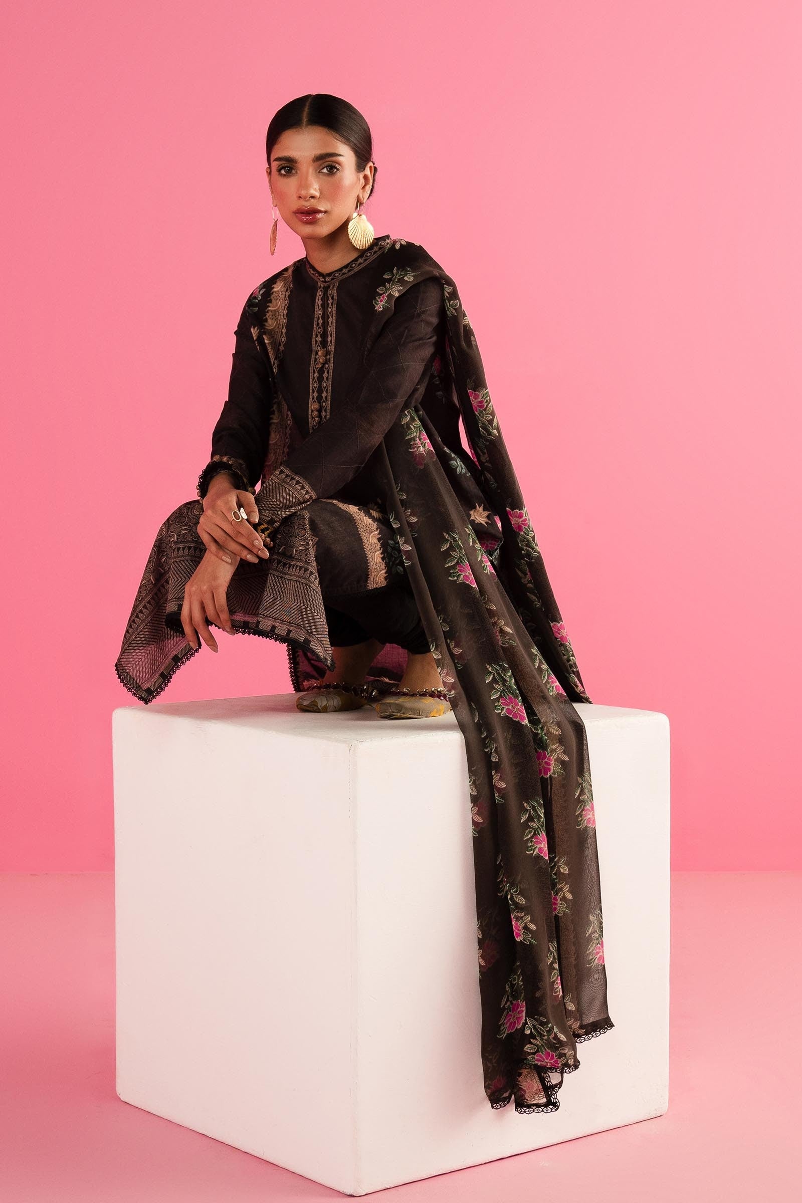 Sana Safinaz Black 3 Piece Lawn Outfit