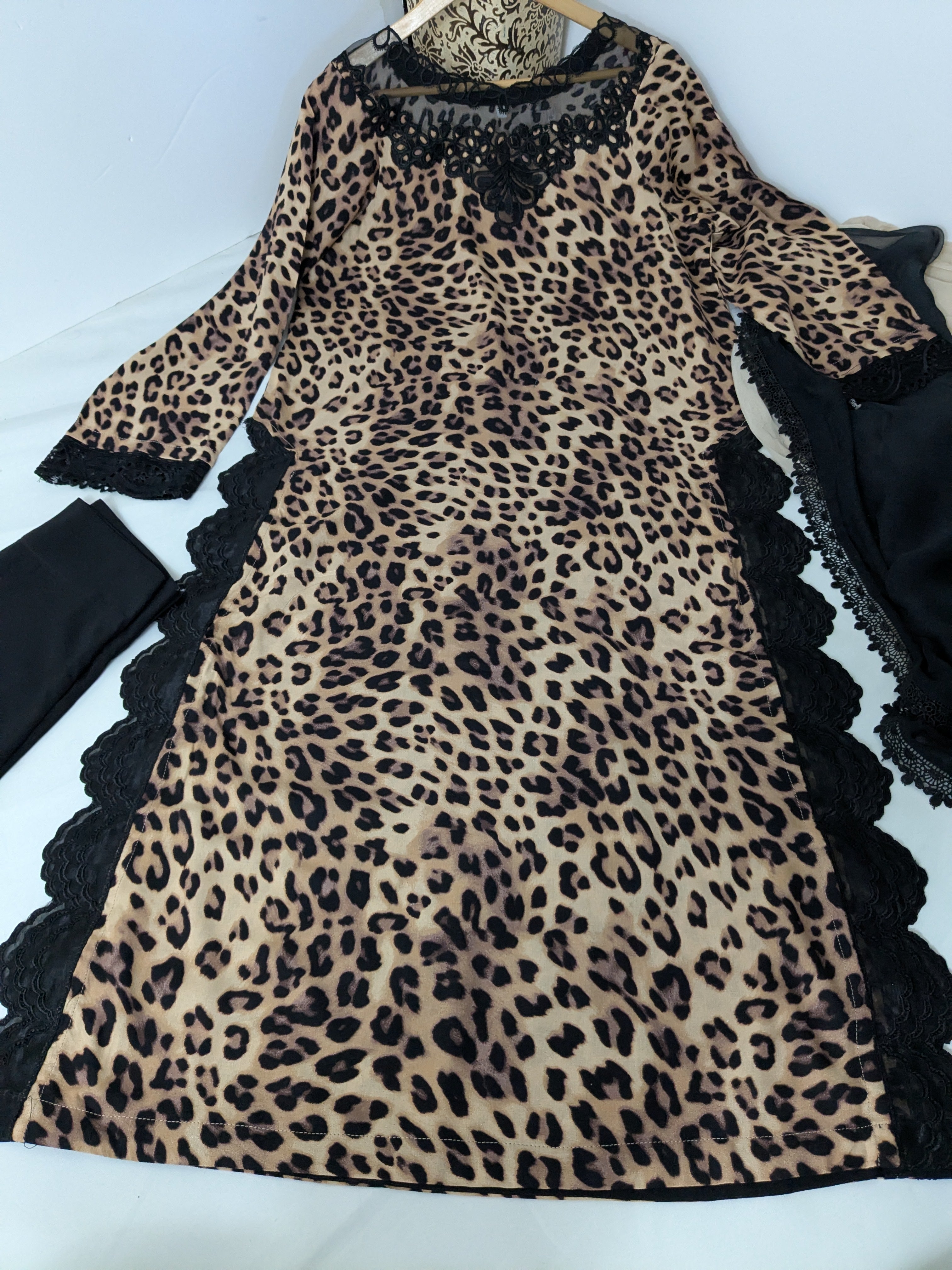 Leopard Print 3 Piece Linen Outfit (Large Print)
